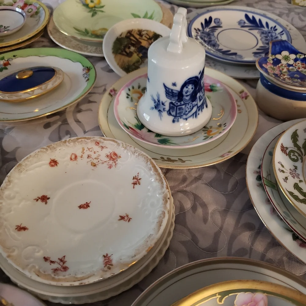 Mystery Estate Sale Tea Room